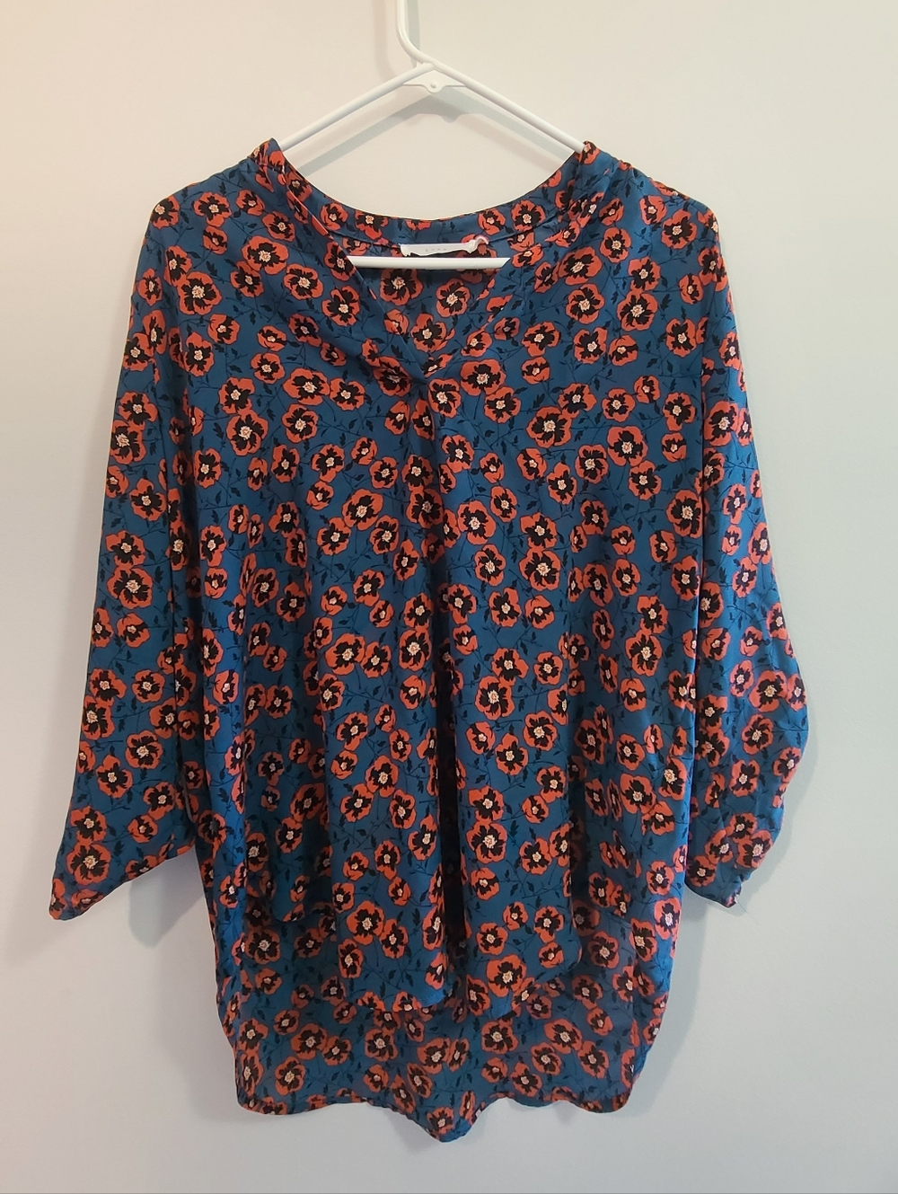 Floral Print Blue and Red Poppy Hi-lo Hem Women’s Lush Blouse Size L